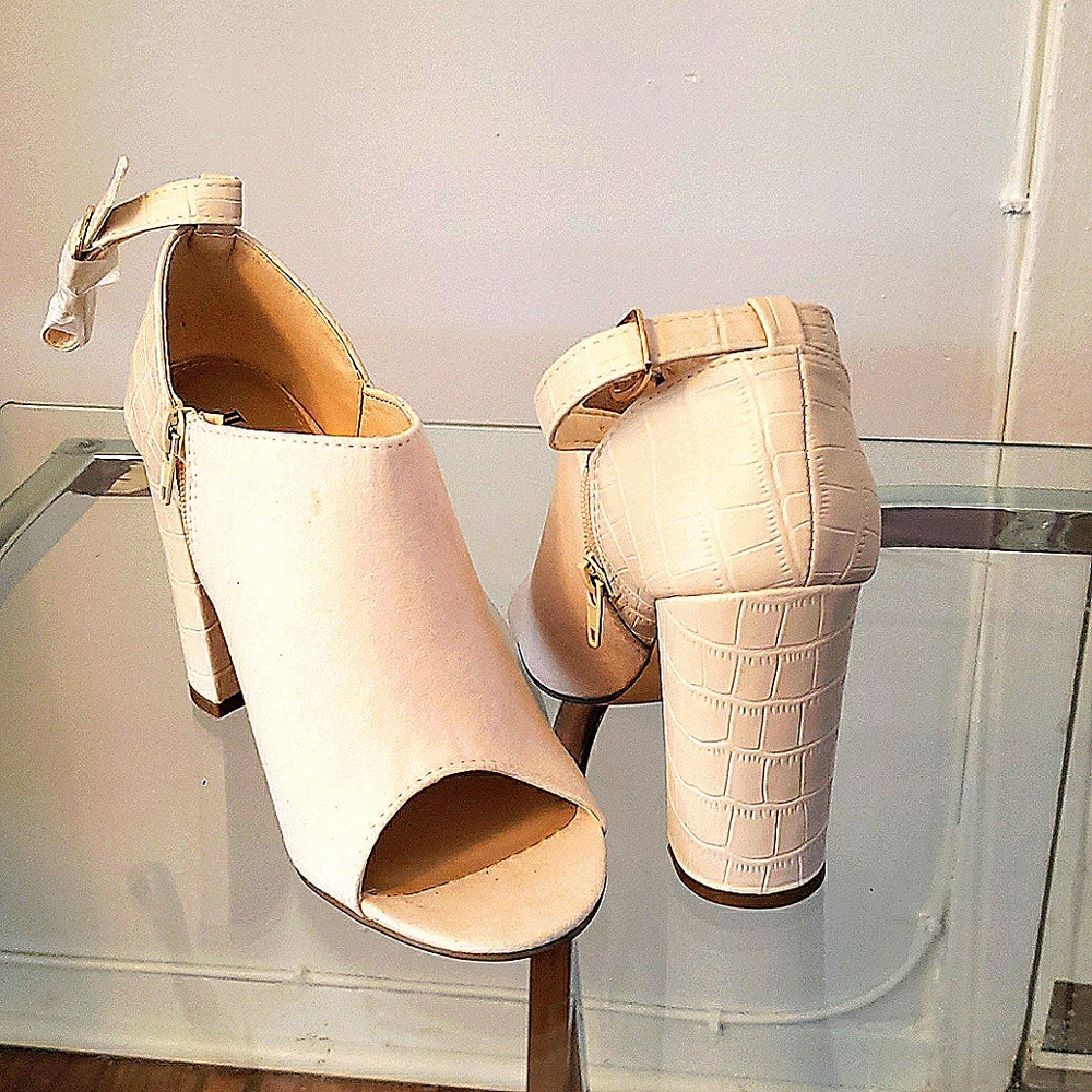 Shoes - Picture 3 of 5